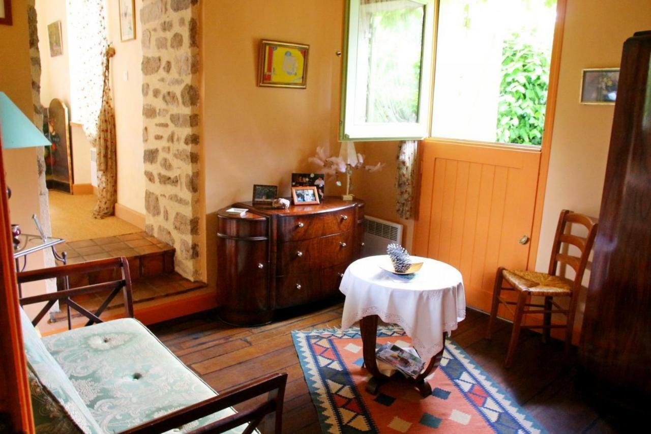 Chamborand Chez Claire Bed & Breakfast エクステリア 写真