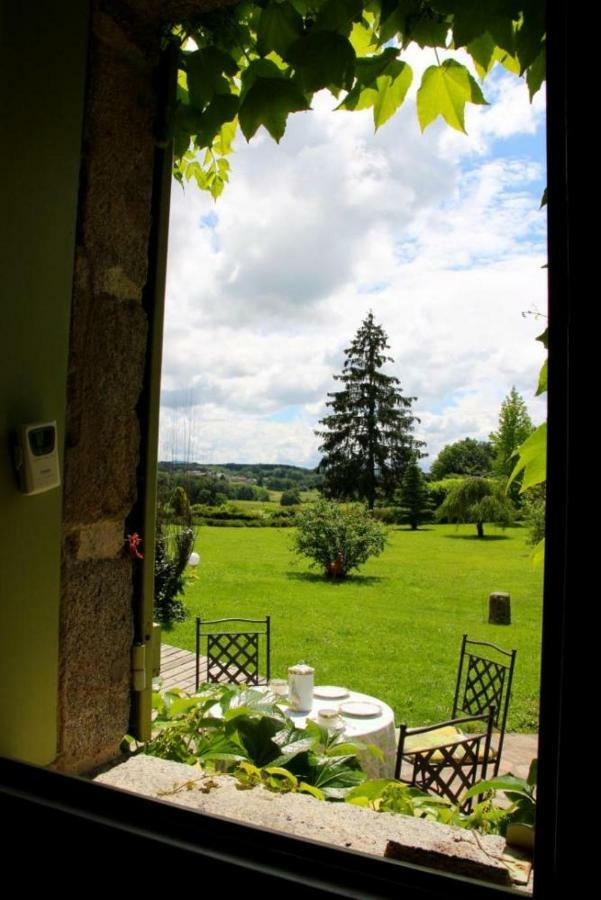 Chamborand Chez Claire Bed & Breakfast エクステリア 写真